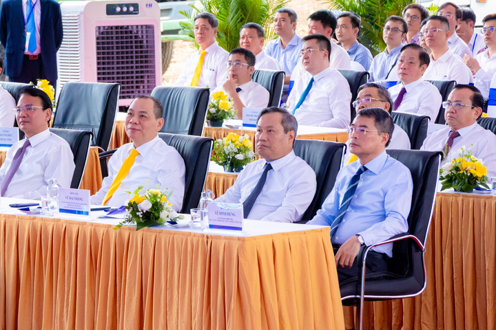 Hà Nội khởi công đồng loạt 5 tuyến metro với tổng vốn hơn 1,3 triệu tỷ đồng: Tạo động lực tăng trưởng mới cho Thủ đô